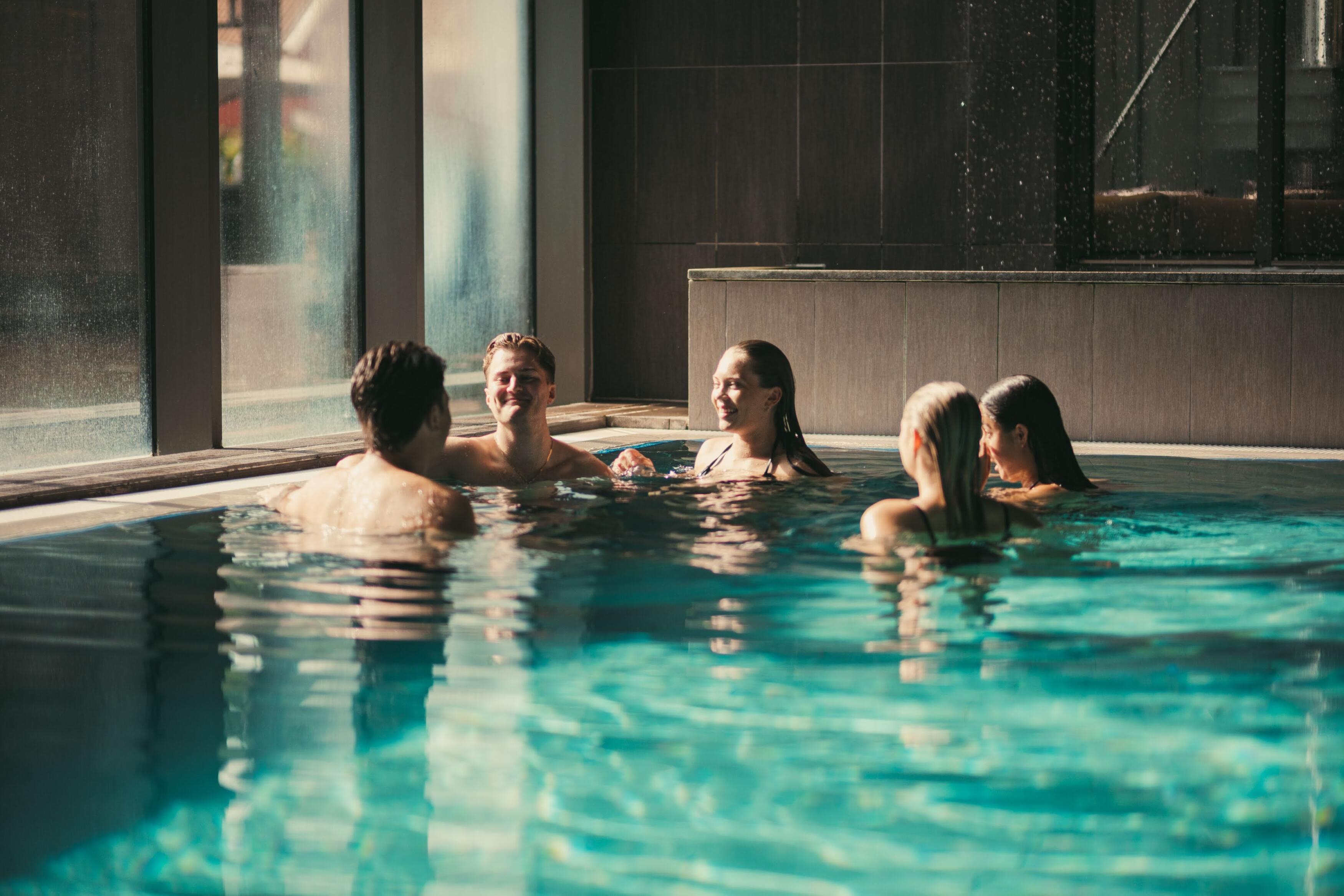 Strömstad Spa Gäng i poolen